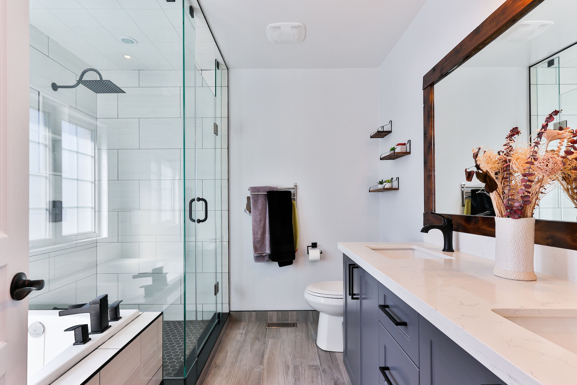 Sådan indretter du et hotel-badeværelse selv – 3 tips